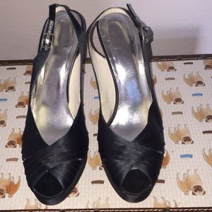 Vintage looking satin open toe 4.5” heel